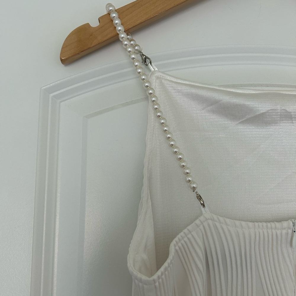 White Ripple Texture Body-con Dress - Picture 8 of 9